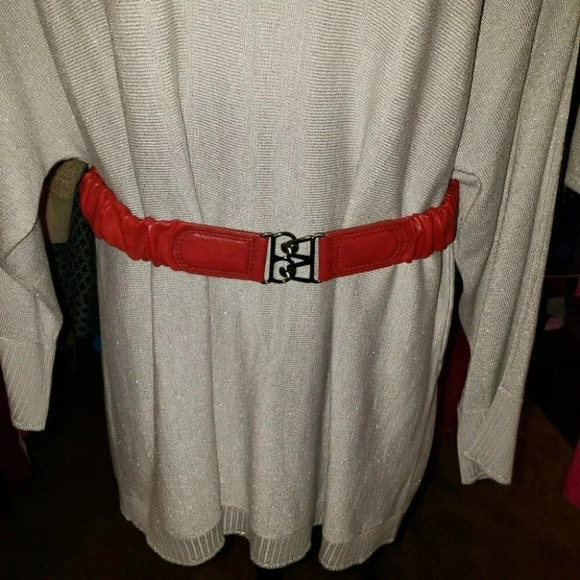 Red stretch‎ metal clasp belt M/L - Picture 2 of 3